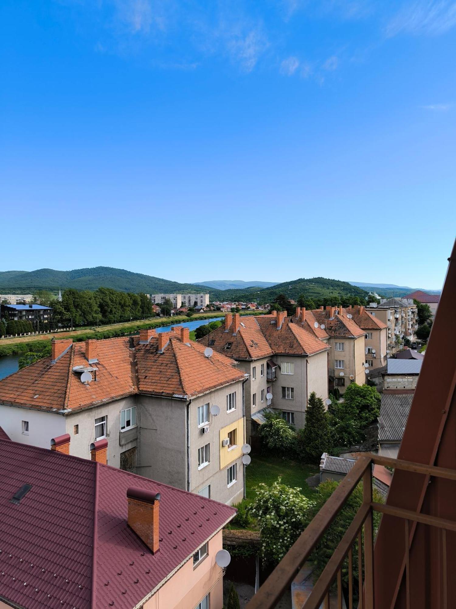 Apartments Domovik Parkaniya, 2A Mukaçeve Dış mekan fotoğraf