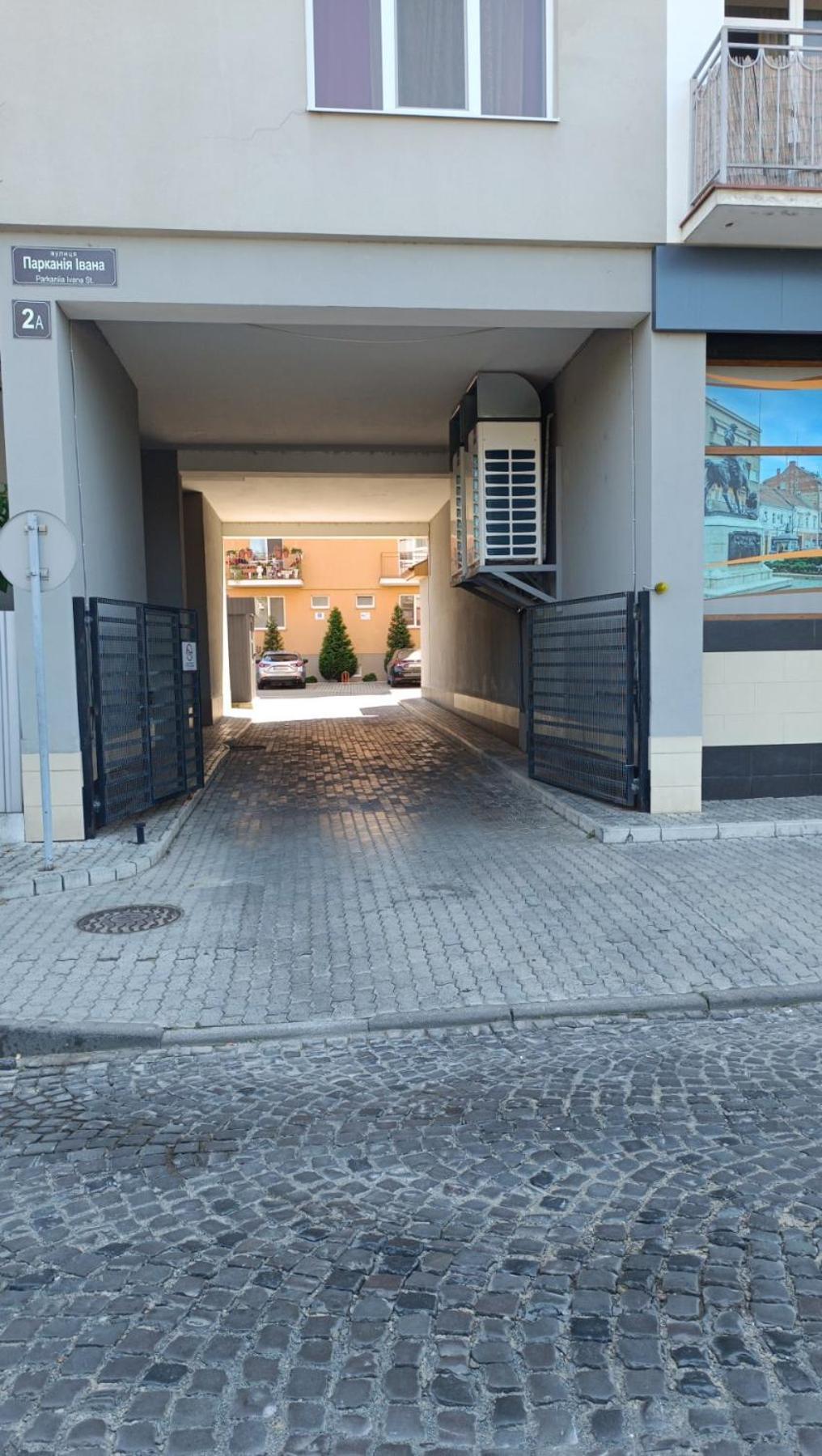 Apartments Domovik Parkaniya, 2A Mukaçeve Dış mekan fotoğraf