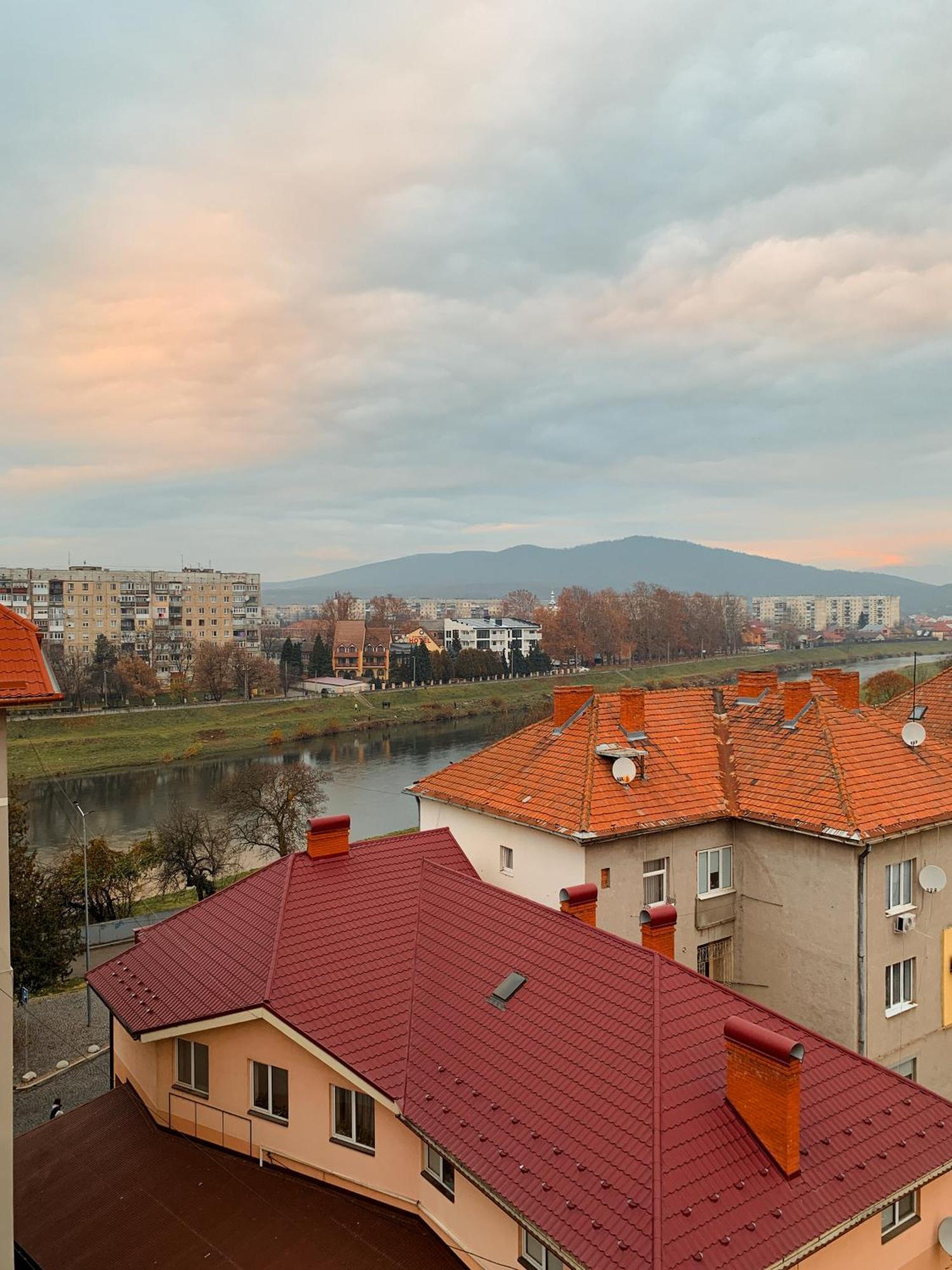 Apartments Domovik Parkaniya, 2A Mukaçeve Dış mekan fotoğraf